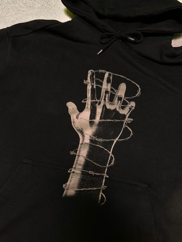 Hoodie Hand with Spikes - obrazek 3